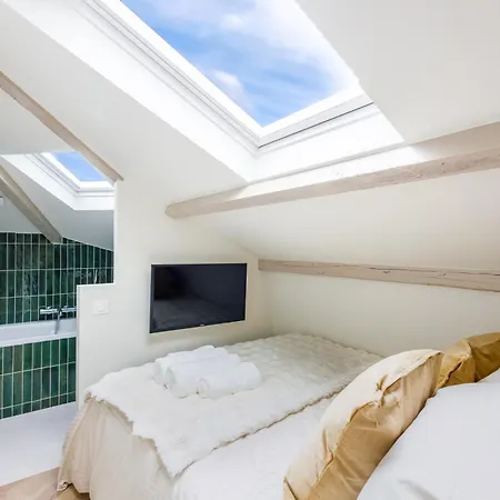 Апартаменты Lovely Duplex *